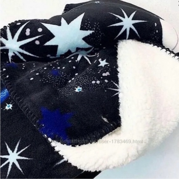 NWT Victoria's Secret Galaxy Sherpa Throw Cozy Soft Plush Blanket - Picture 2 of 8